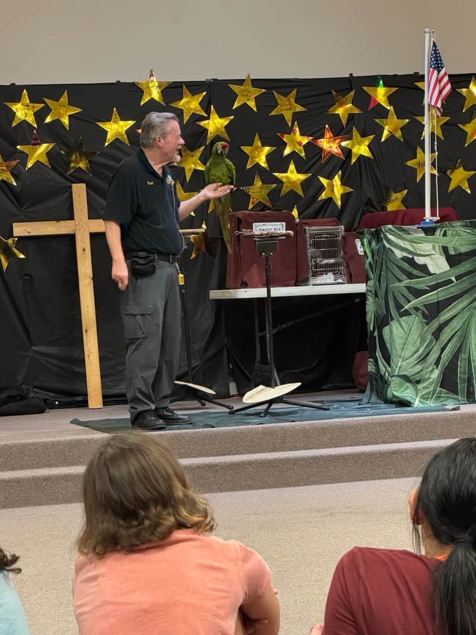 Special guest parrot show at Greater Camp